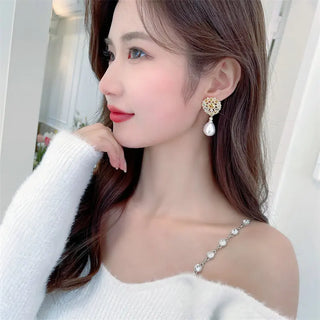 Zirconia Flower White Pearl Earring