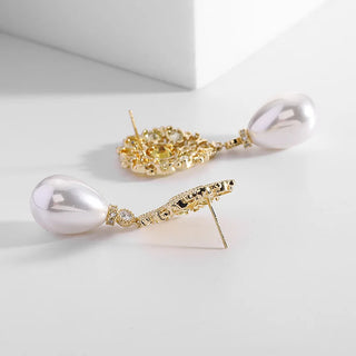 Zirconia Flower White Pearl Earring