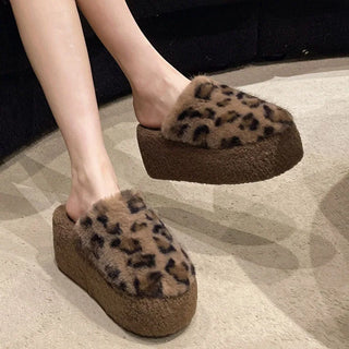Fluffy Leopard Print Plush Slippers