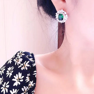 Huitan Luxury Lady Delicate Ear Stud Bright Green Zirconia Earrings Accessories for Anniversary Party Delicate Design Jewelry