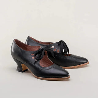 American Hollow Lace Up Shoes