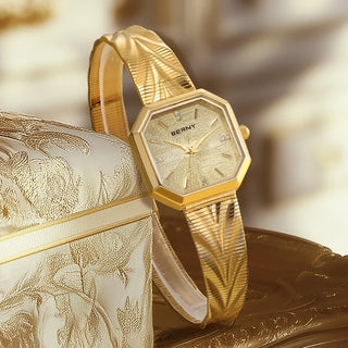 Ladies Luxury Golden Quartz Wristwatch