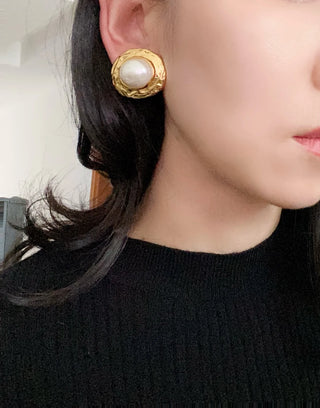 Vintage European and American earrings with vintage resin ear clips