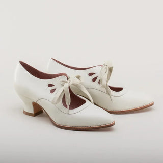 American Hollow Lace Up Shoes